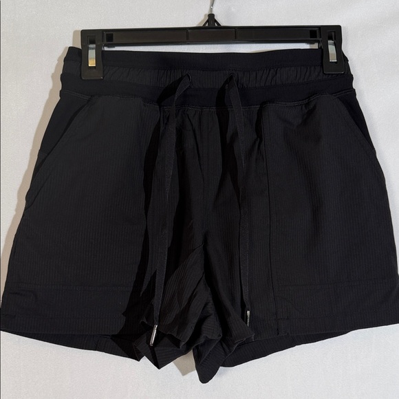 Lululemon Dance Studio Short Size 4 Black High Rise 3.5” EUC - Picture 4 of 12